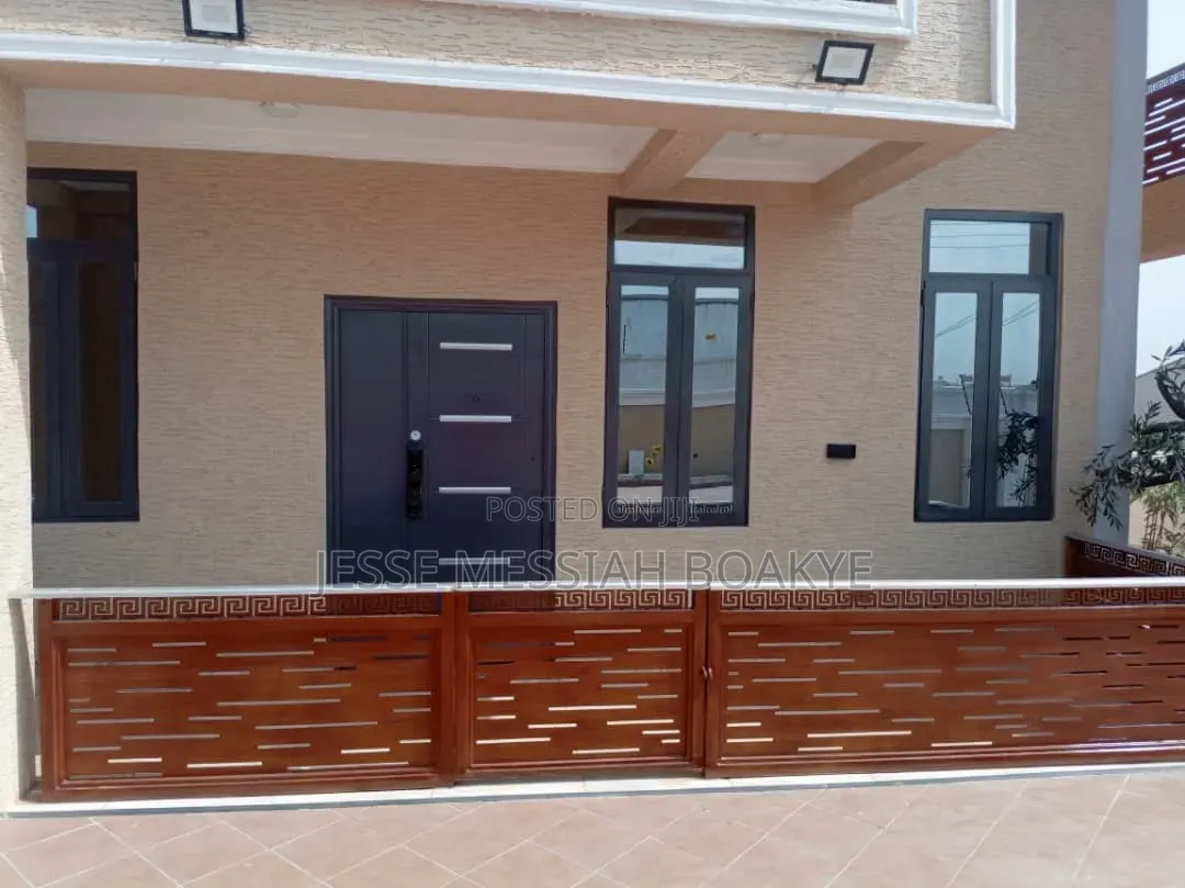4bdrm House in J&J Estate Limited, Kumasi Metropolitan for sale