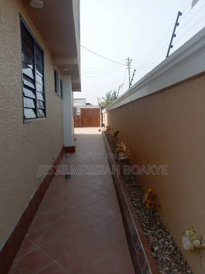 4bdrm House in J&J Estate Limited, Kumasi Metropolitan for sale