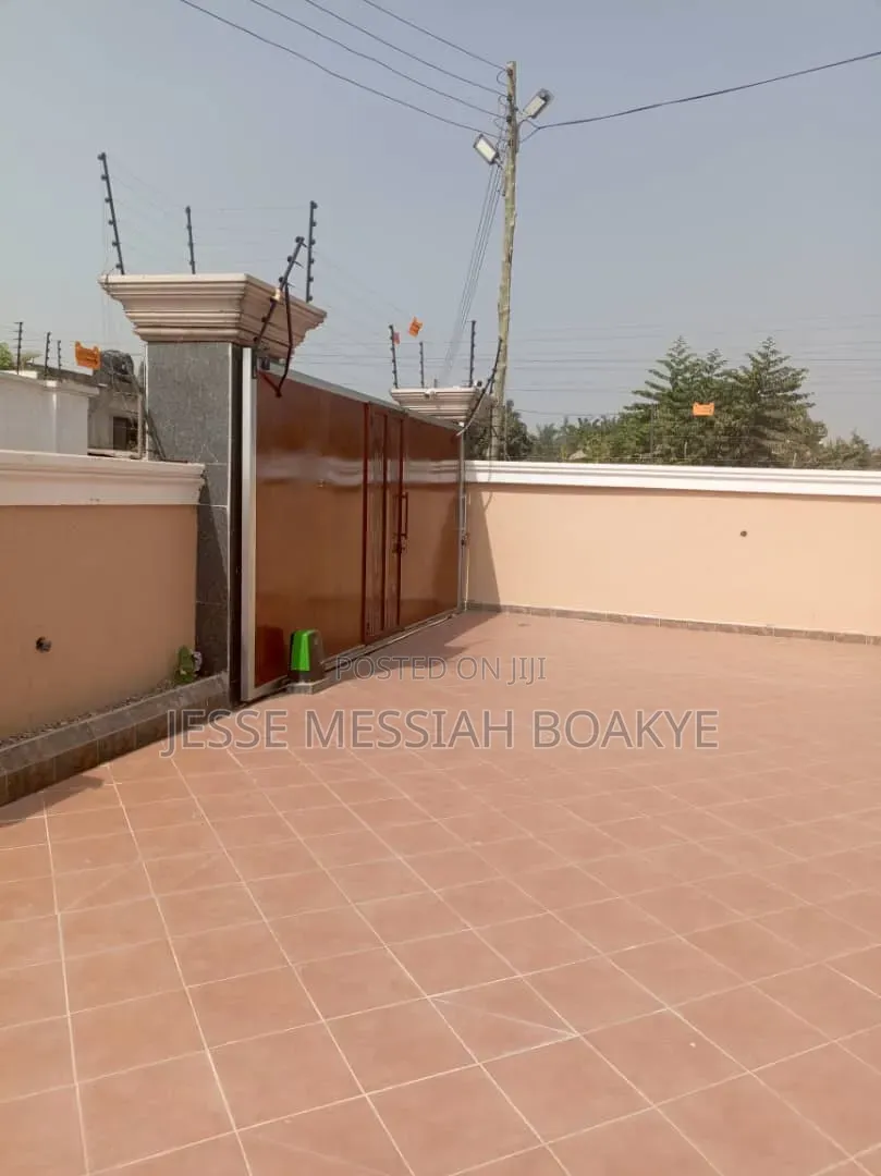 4bdrm House in J&J Estate Limited, Kumasi Metropolitan for sale