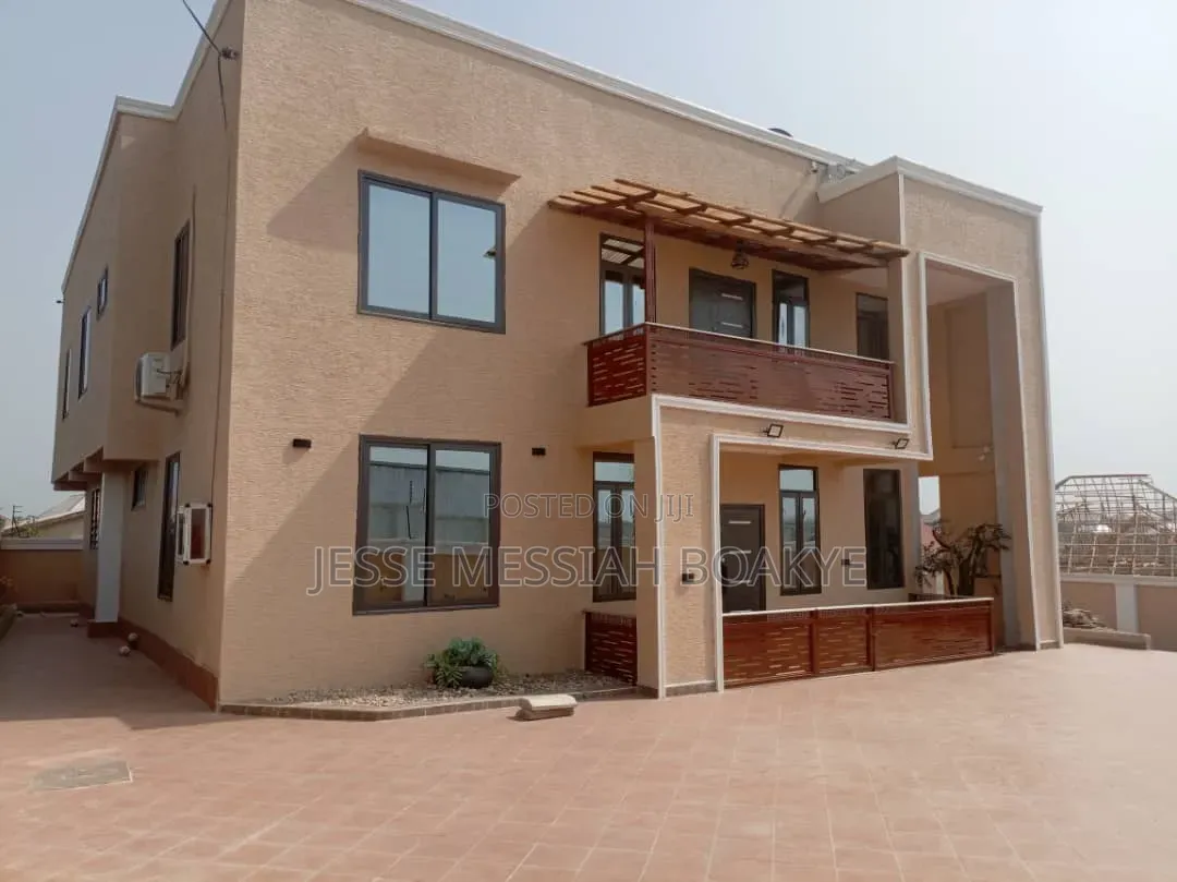 4bdrm House in J&J Estate Limited, Kumasi Metropolitan for sale