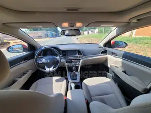 Hyundai Elantra SE 2020 Red