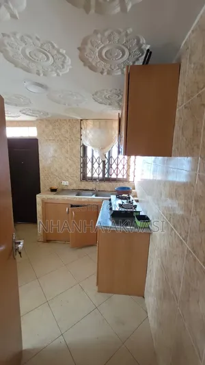 3bdrm Apartment in Lashibi, Sakumono for rent
