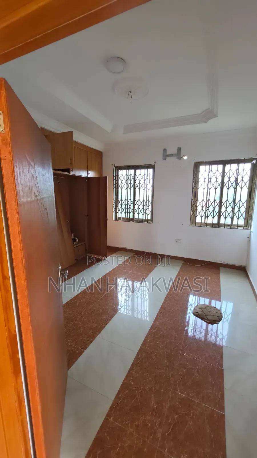 3bdrm Apartment in Lashibi, Sakumono for rent