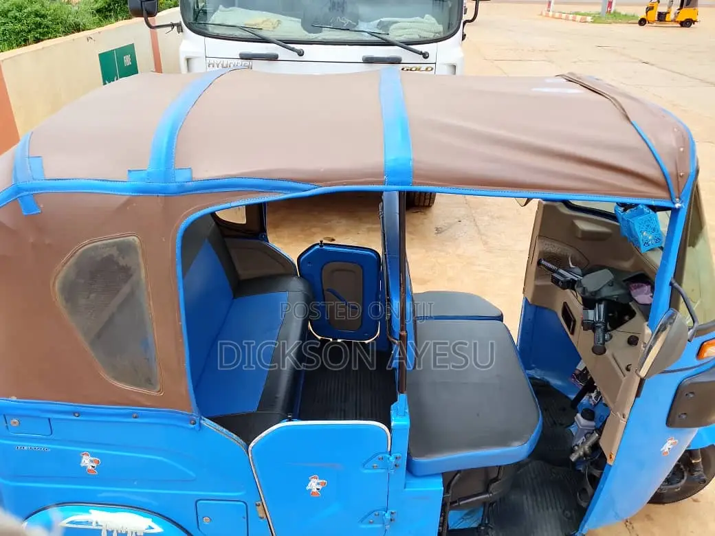 Bajaj RE 2024 Blue