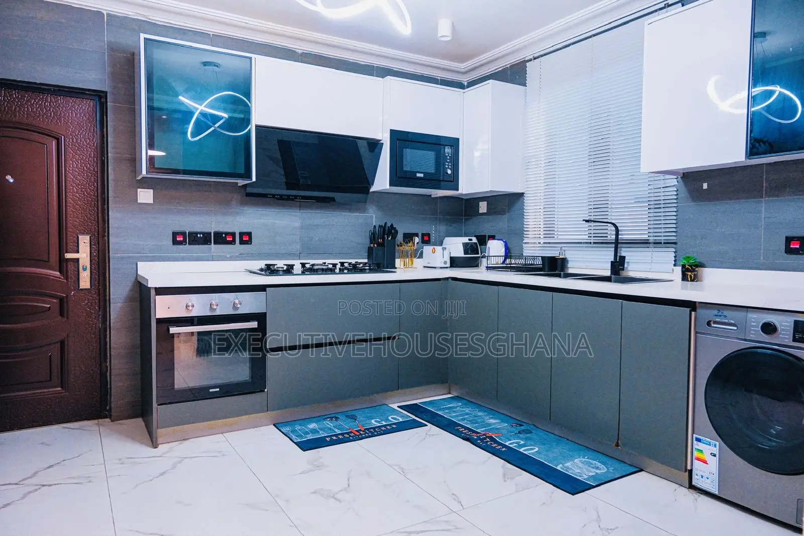 3 4 Bedroom Luxury Furnished Home Within a Gated Community