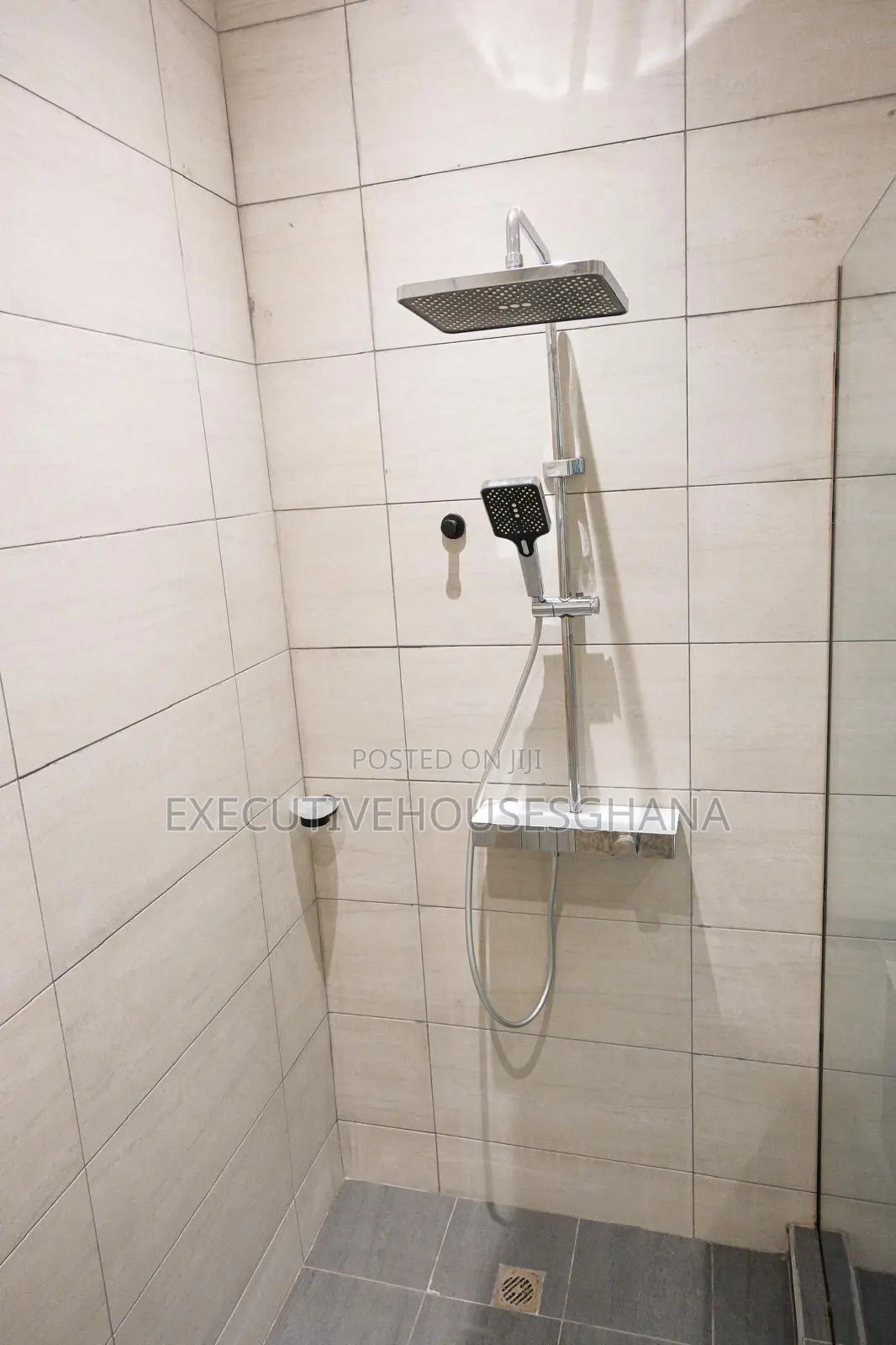 3 4 Bedroom Luxury Furnished Home Within a Gated Community