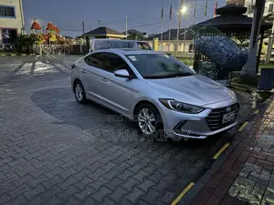 Hyundai Elantra Value Edition 2018 Silver