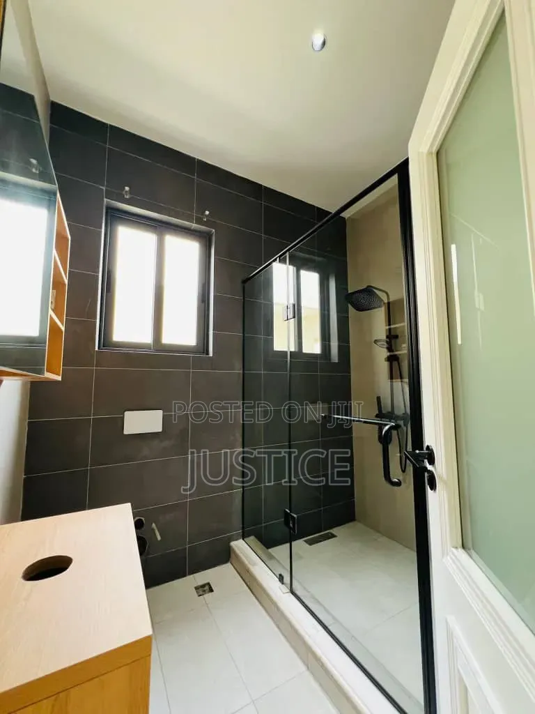 4bdrm House in Adjiringanor, Otano for sale