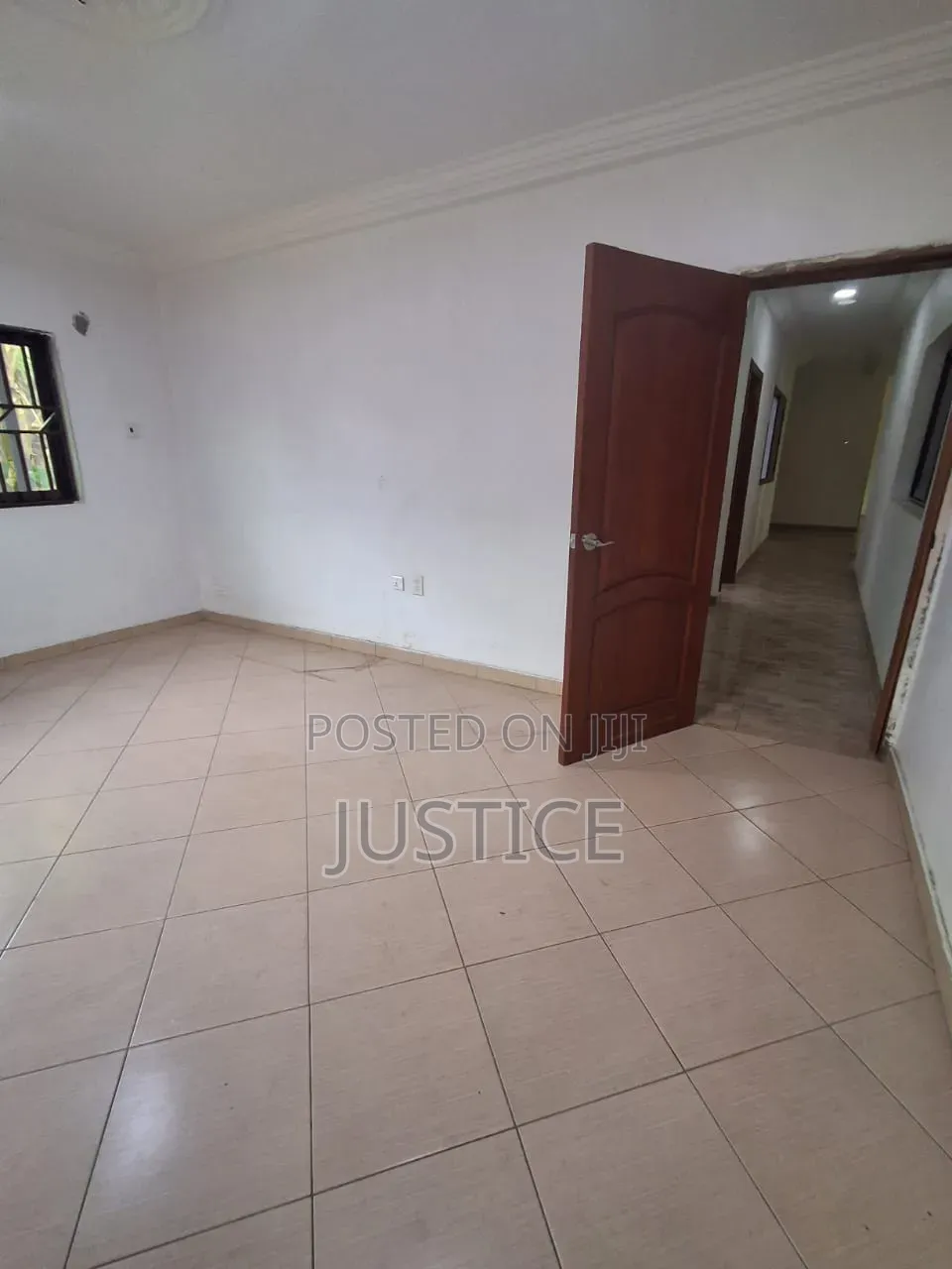 Spacious 5 Beds House for Office