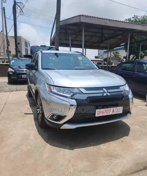 Mitsubishi Outlander 2019 Silver