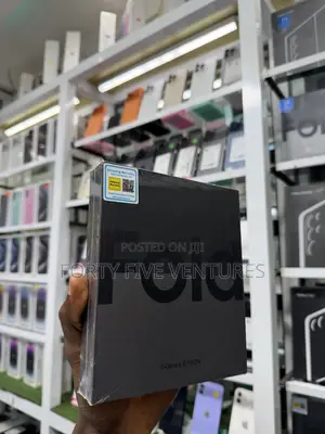 New Samsung Galaxy Z Fold4 256 GB Black