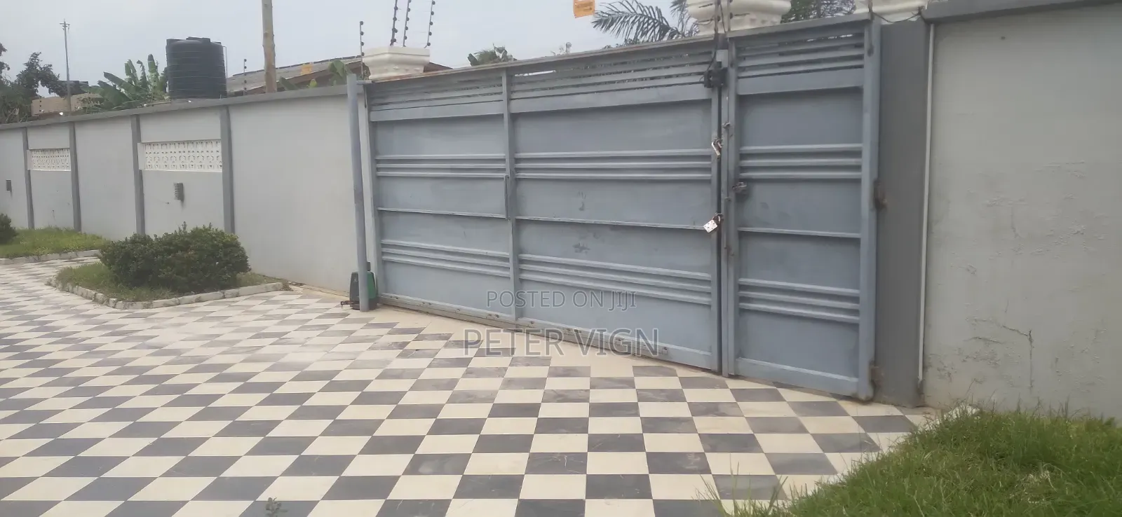Furnished 4bdrm House in Near Greda Estate, Baatsona Total for sale