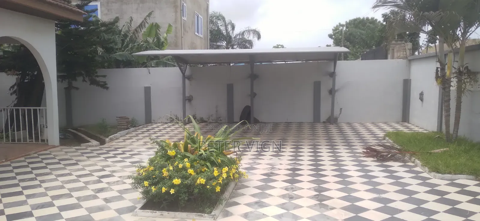 Furnished 4bdrm House in Near Greda Estate, Baatsona Total for sale