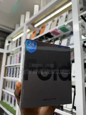 New Samsung Galaxy Z Fold4 512 GB Gold
