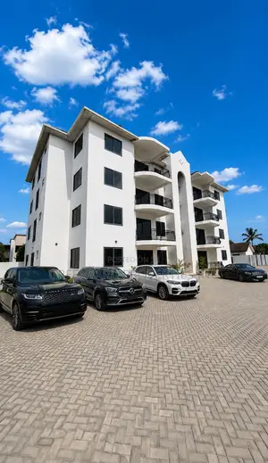 3bdrm Apartment in American House, East Legon for rent