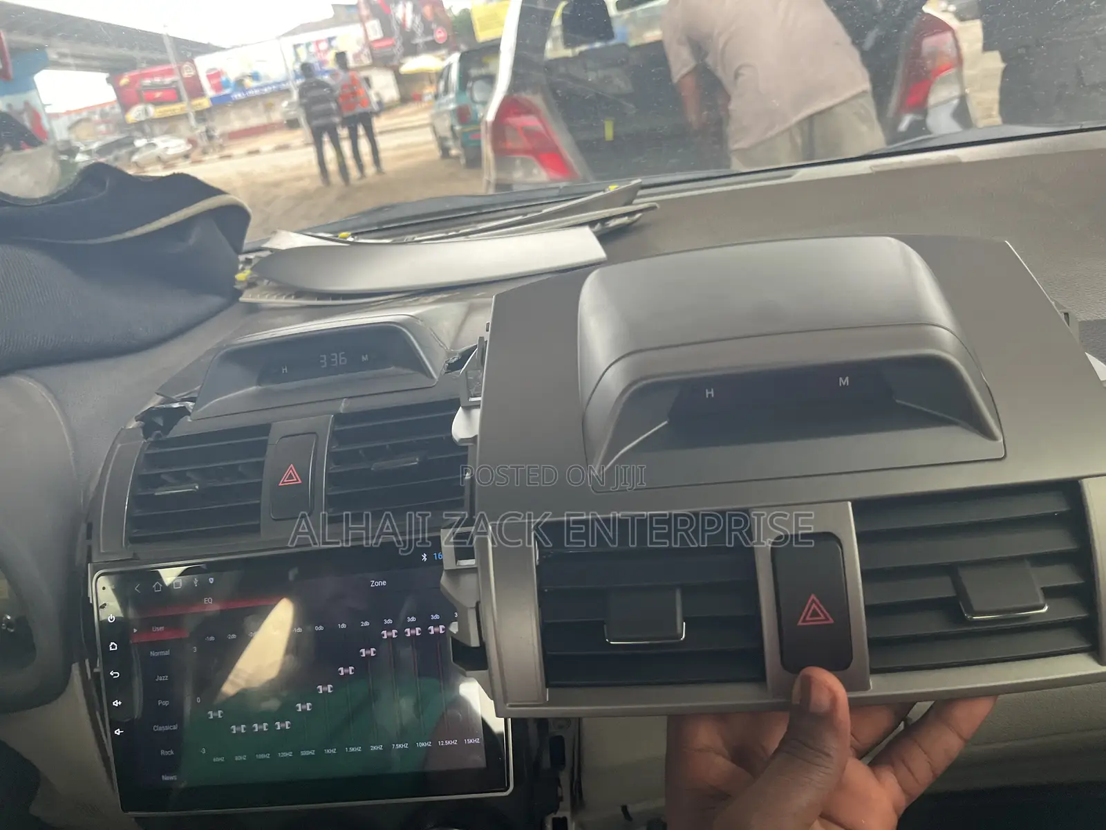 Toyota Corolla 2013 Ac Vent With Watch