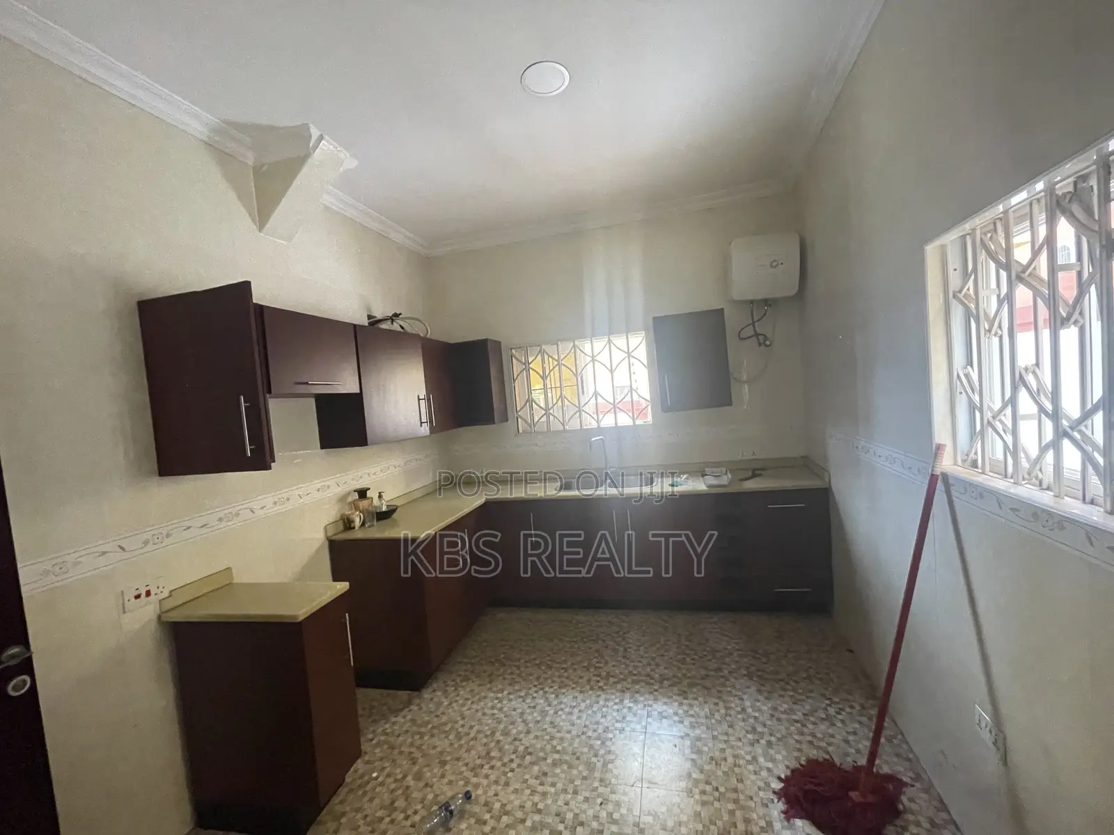 3bdrm Duplex in Ahodwo, Kumasi Metropolitan for rent