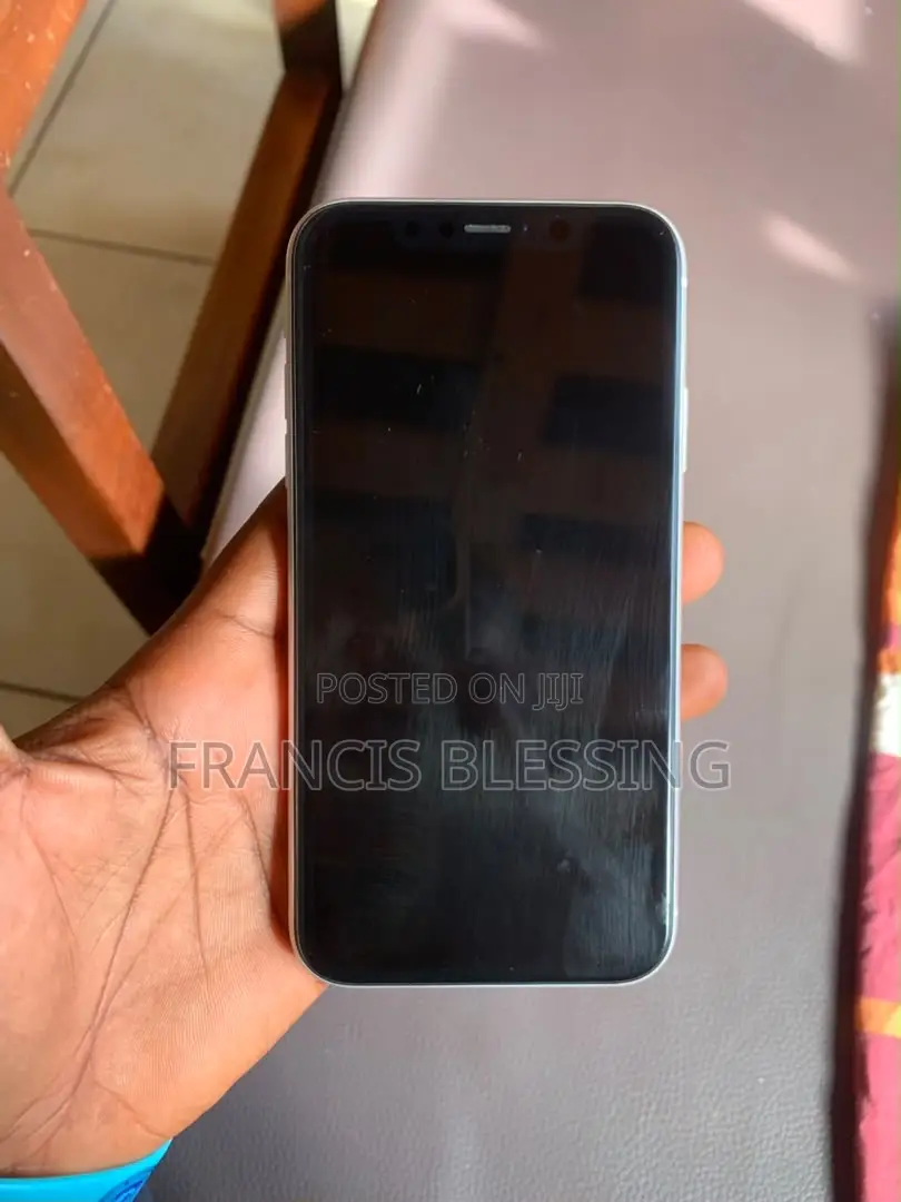 New Apple iPhone XR 64 GB White