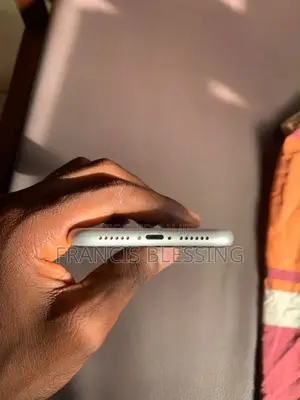New Apple iPhone XR 64 GB White