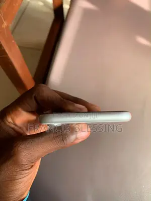 New Apple iPhone XR 64 GB White