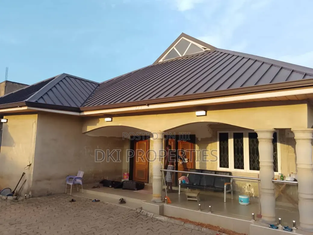 3bdrm House in Dki Properties, Sasaabi for rent