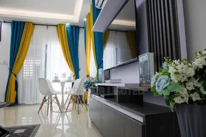 Ultra Apartment Light