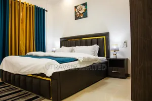 Ultra Apartment Light
