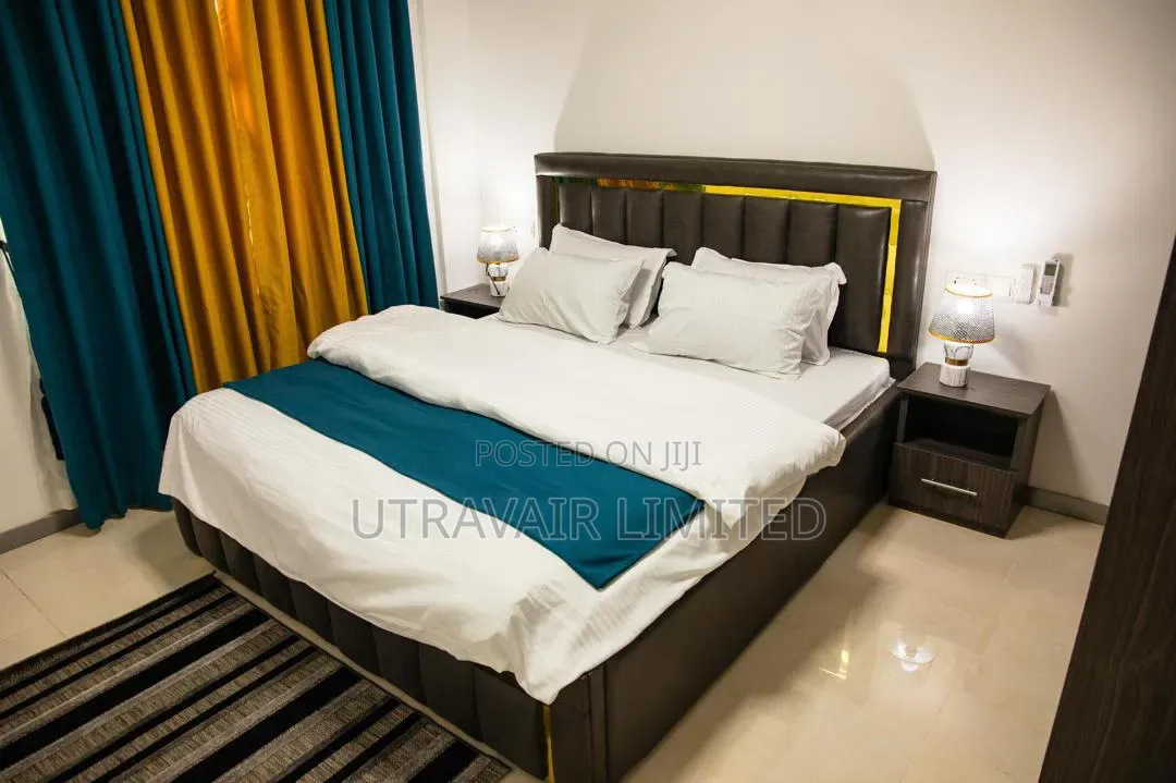 Ultra Apartment Light