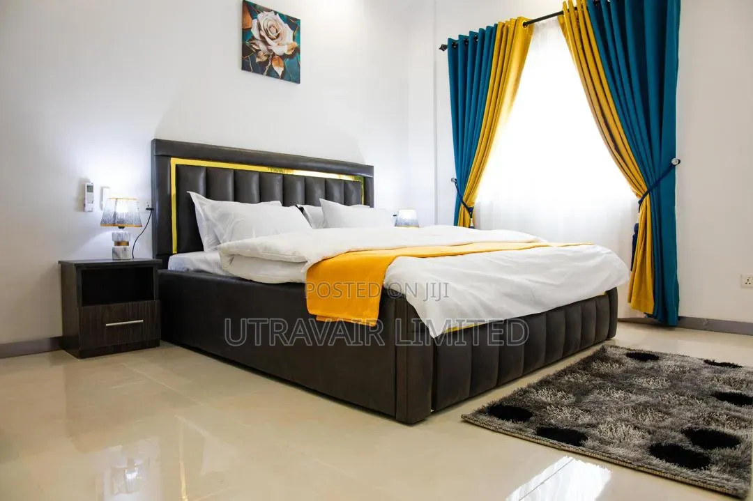 Ultra Apartment Light