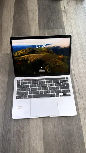Laptop Apple MacBook Pro 2022 M2 8GB Apple M2 SSD 256GB