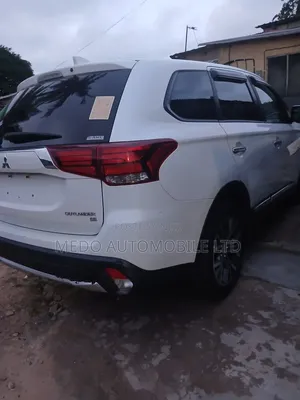 Mitsubishi Outlander 2017 White