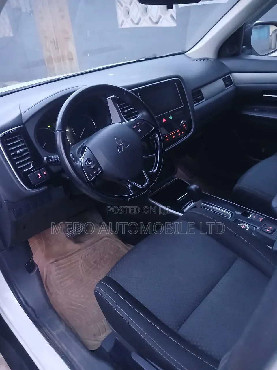 Mitsubishi Outlander 2017 White