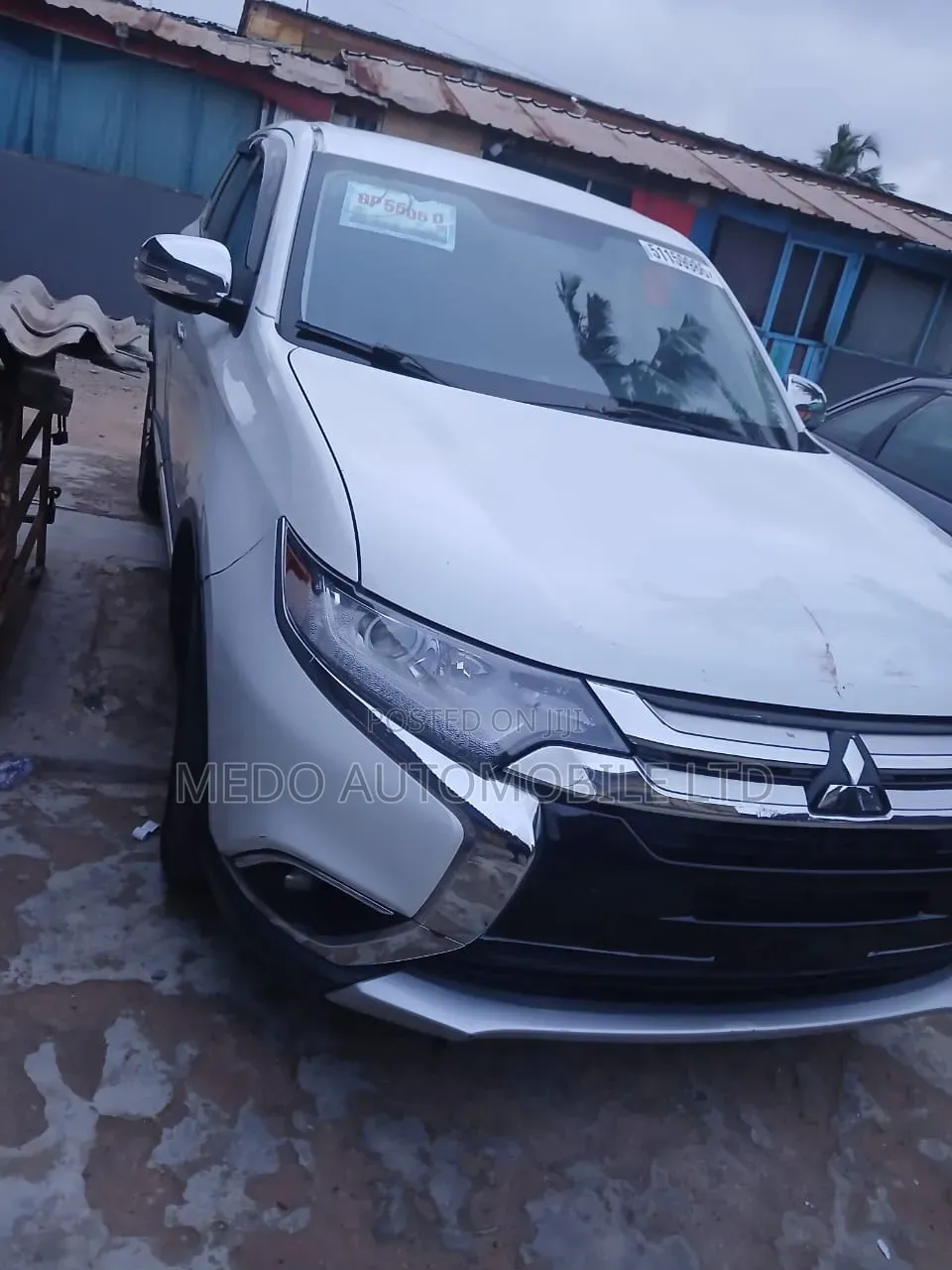 Mitsubishi Outlander 2017 White