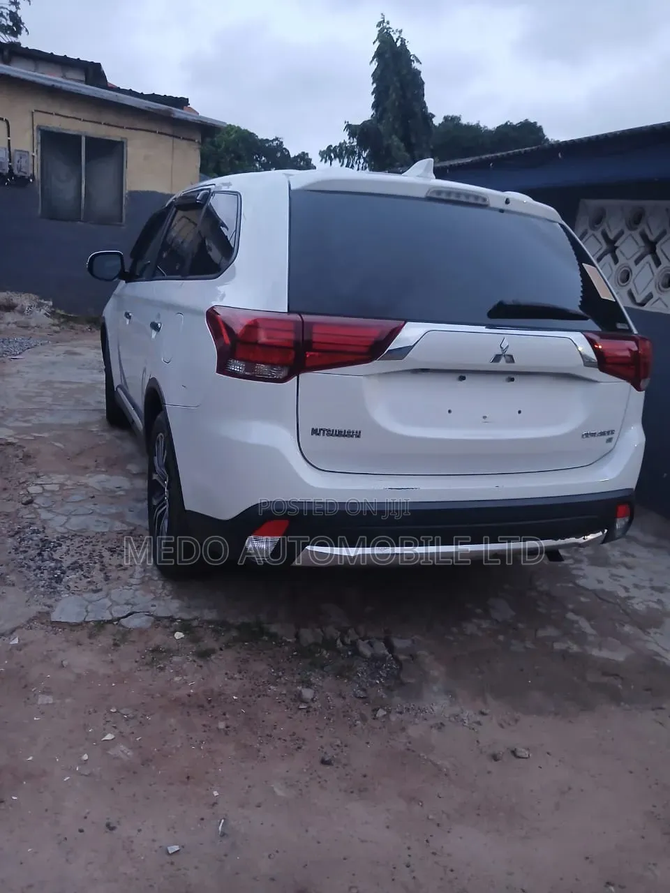 Mitsubishi Outlander 2017 White