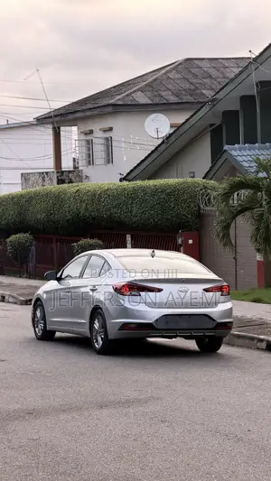 Hyundai Elantra SEL 2020 Silver
