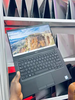 Laptop Dell Latitude 7390 16GB Intel Core i7 SSD 256GB