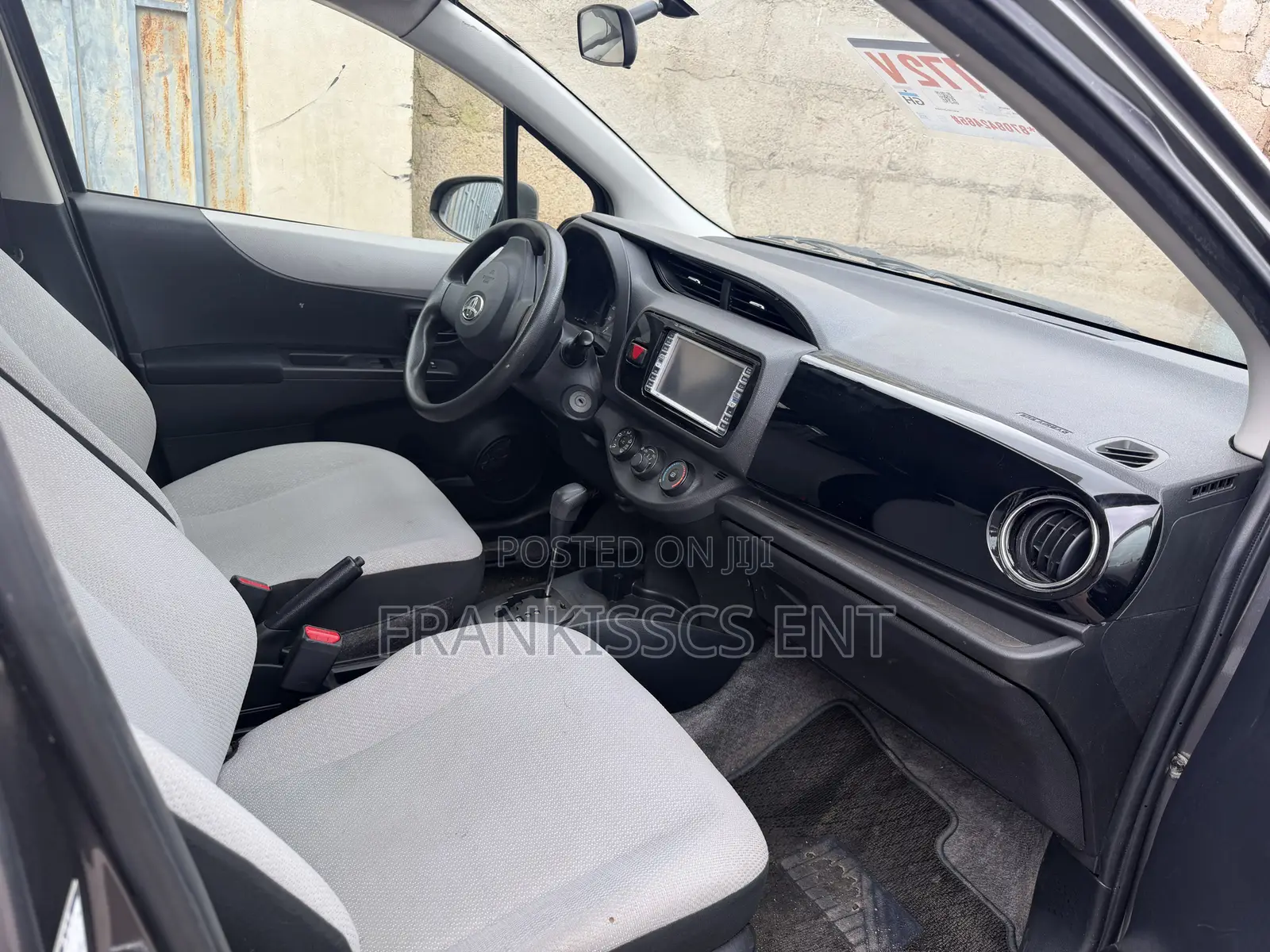 Toyota Vitz 1.3 AWD 5dr 2012 Gray