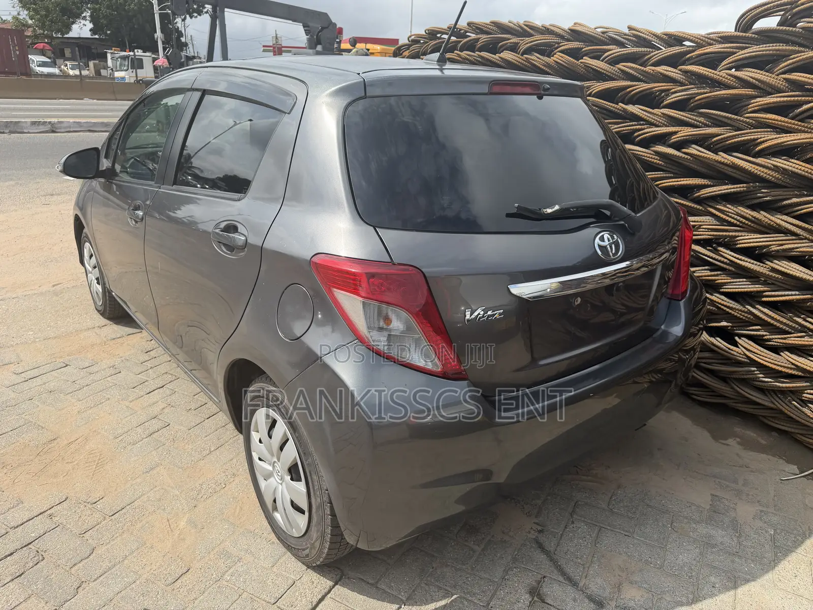 Toyota Vitz 1.3 AWD 5dr 2012 Gray