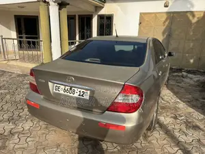 Toyota Camry LE V6 4dr Sedan (3.0L 6cyl 5A) 2005 Beige