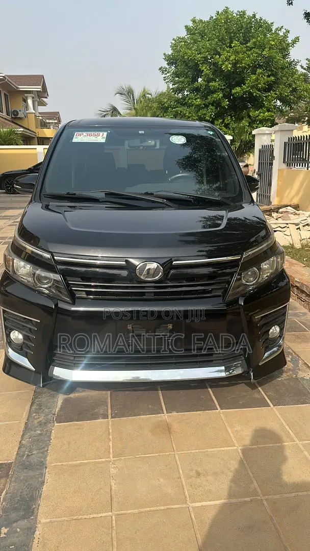 Toyota Voxy 2015 Black
