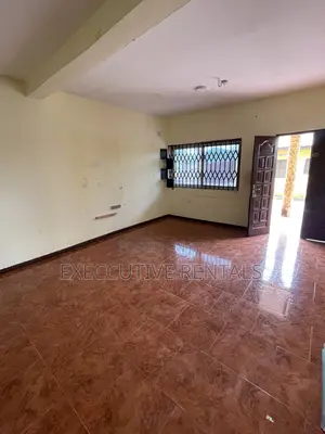 3bdrm Apartment in Kwashieman for rent