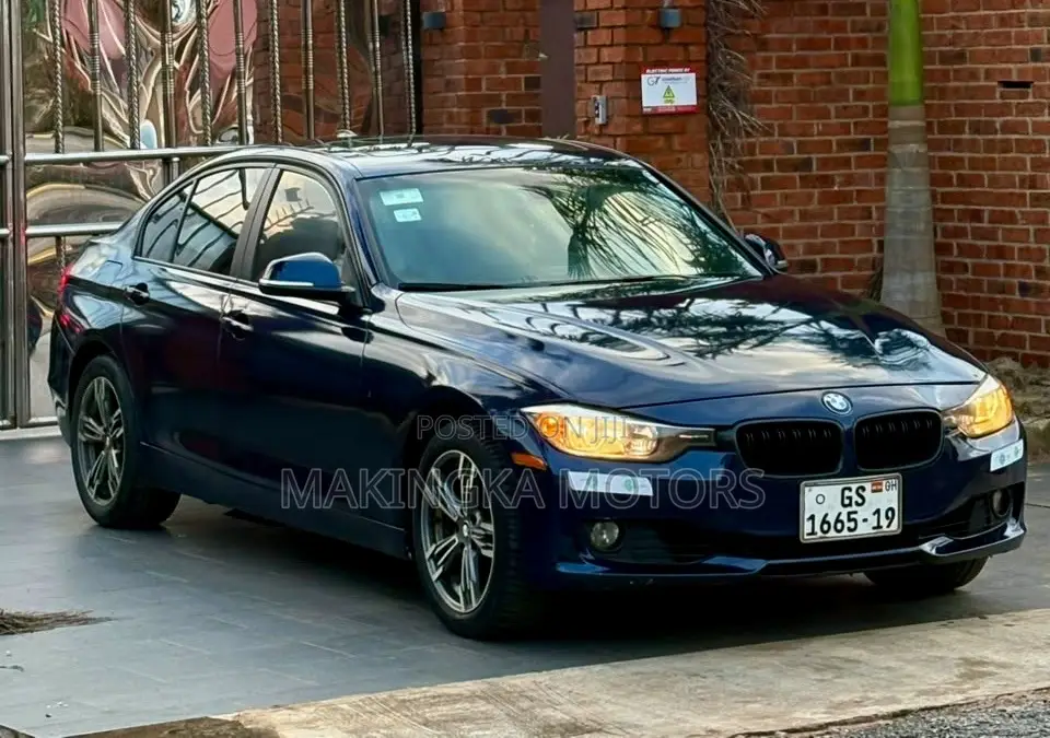 BMW 320i SV Premium 2014 Blue