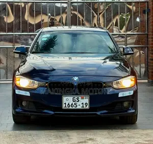 BMW 320i SV Premium 2014 Blue