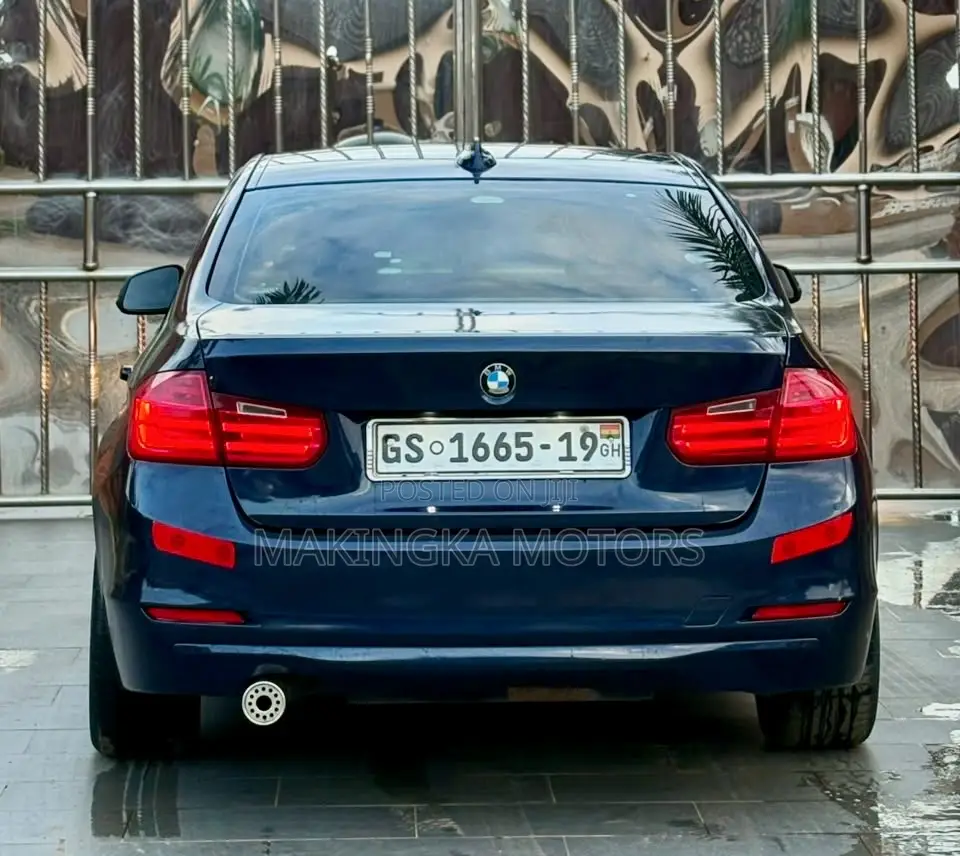 BMW 320i SV Premium 2014 Blue