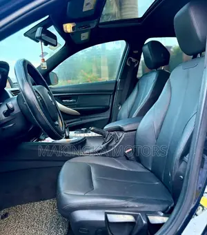 BMW 320i SV Premium 2014 Blue