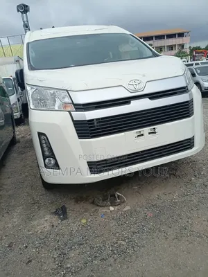 Toyota HiAce 2021 White