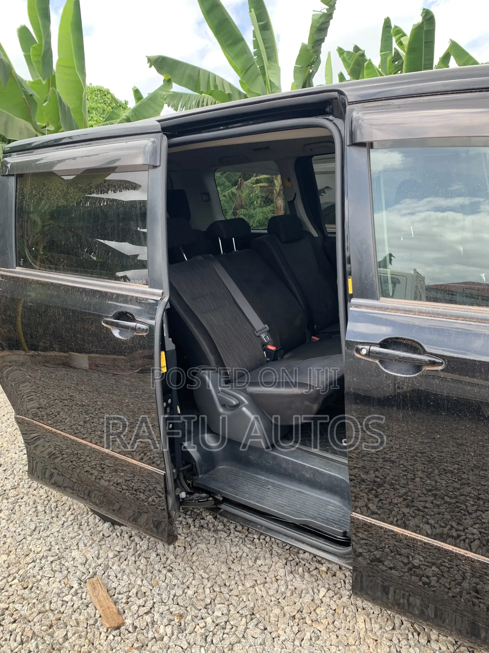 Toyota Voxy 2013 Black
