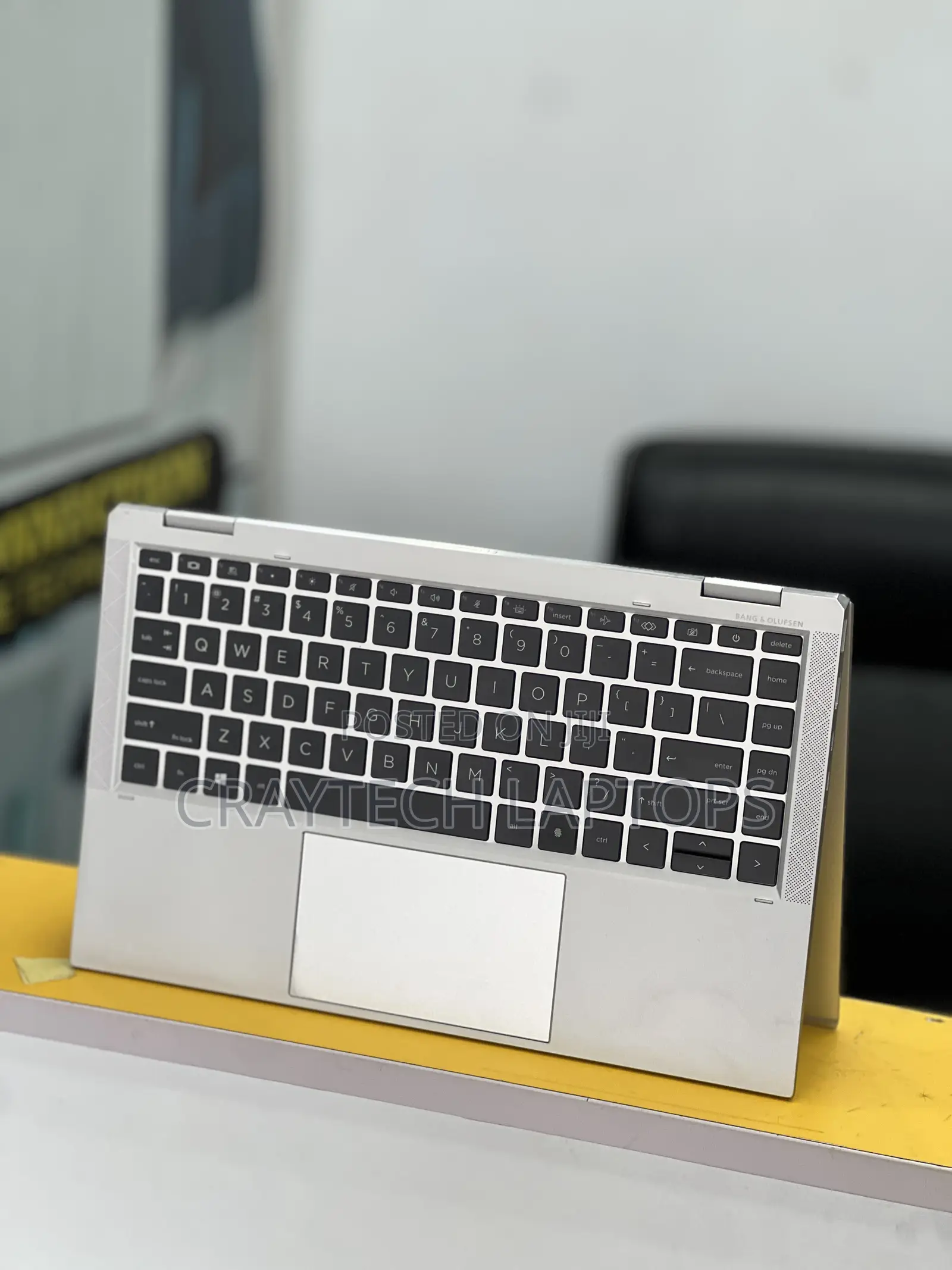 New Laptop HP EliteBook 1040 G8 16GB Intel Core i7 SSD 512GB