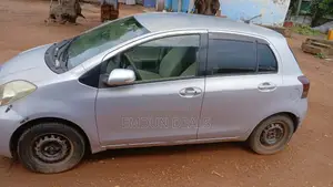 Toyota Vitz 1.5 FWD 5dr 2010 Silver
