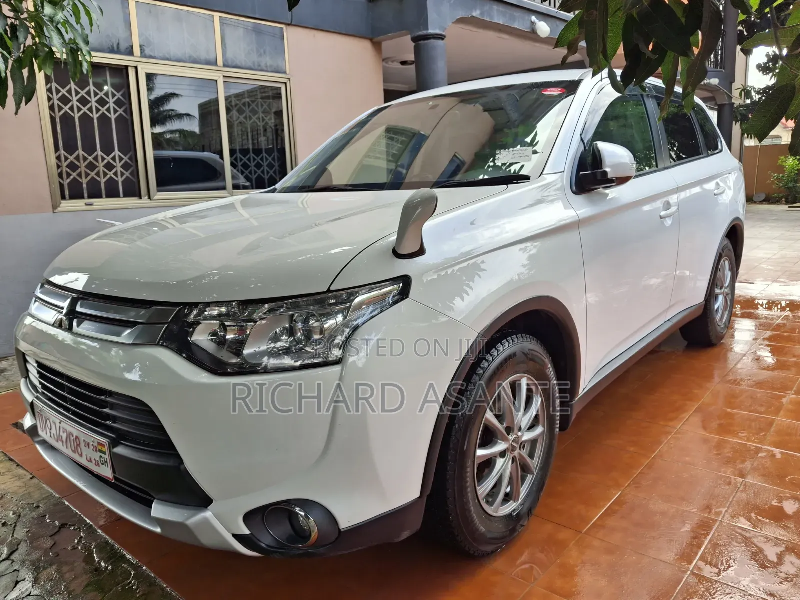 Mitsubishi Outlander SE 4dr SUV AWD (2.4L 4cyl CVT) 2015 Pearl